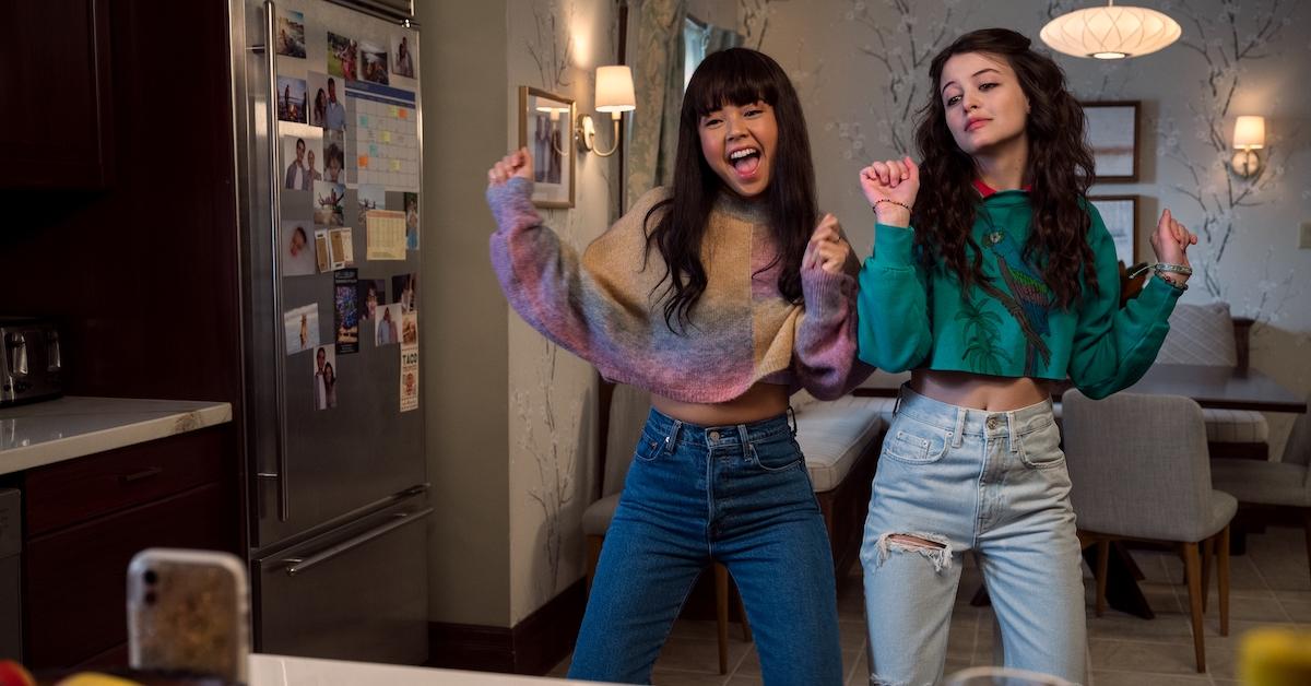 Chelsea Clark as Norah, Sara Waisglass as Maxine Baker in episode 201 of Ginny & Georgia