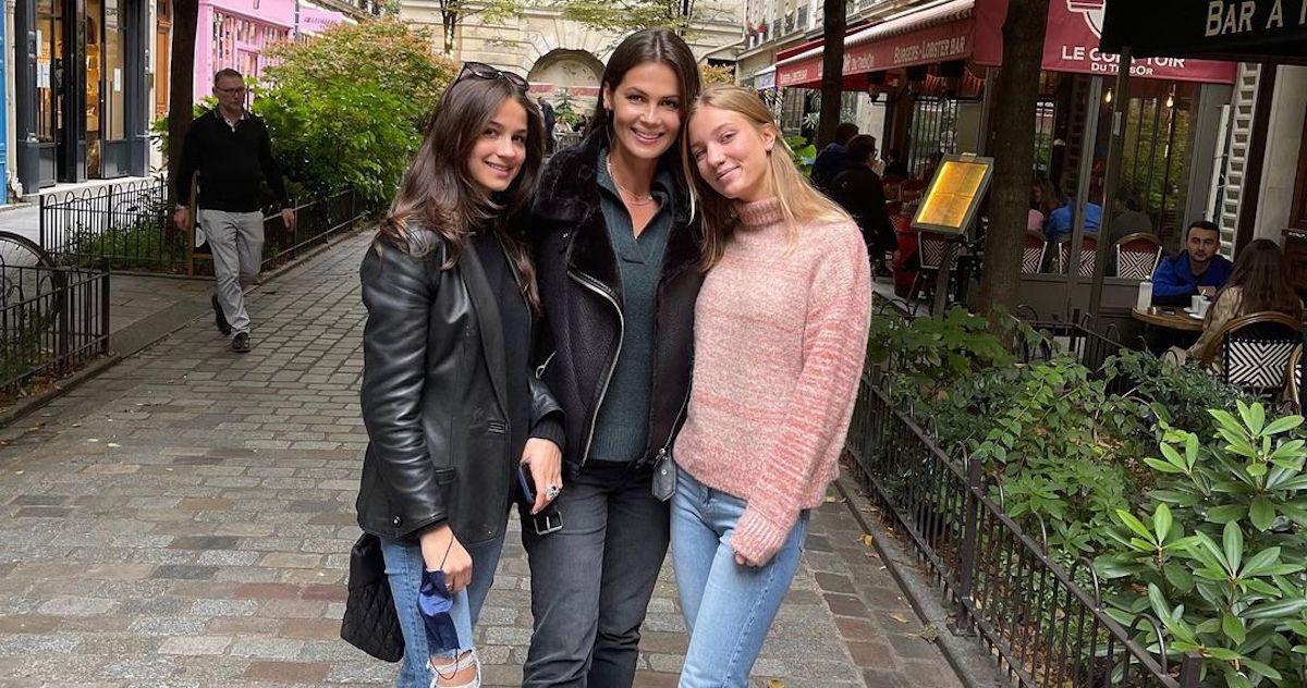 Julia Lemigova and her daughters.